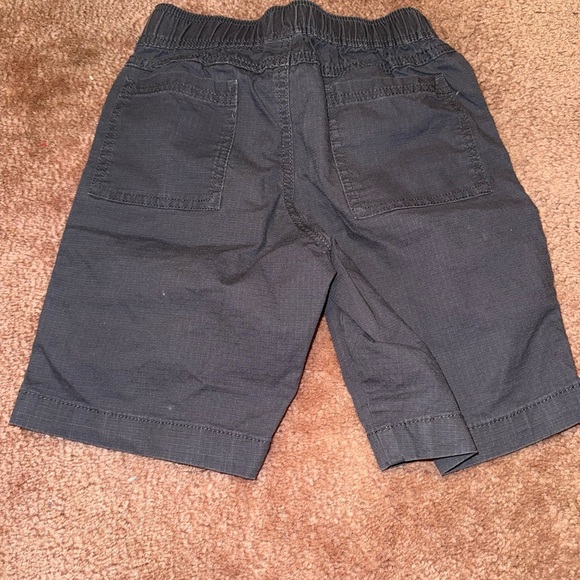Wonder Nation Kids Gray Cargo Shorts - Picture 3 of 3